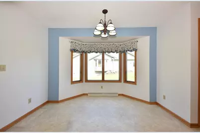 1400  Hidden Fields Dr, West Bend, WI 53095 - Photo 7