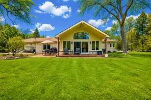 221 E Clovernook Ln, Fox Point, WI 53217 - Photo 21