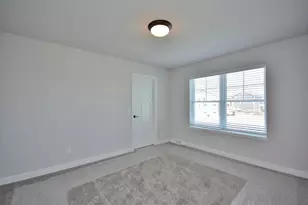 8175 W Bluebird Ct, Mequon, WI 53097 - Photo 21