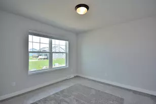 8175 W Bluebird Ct, Mequon, WI 53097 - Photo 19