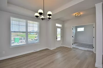 8175 W Bluebird Ct, Mequon, WI 53097 - Photo 5