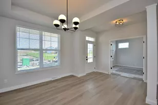 8175 W Bluebird Ct, Mequon, WI 53097 - Photo 5