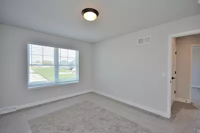 8175 W Bluebird Ct, Mequon, WI 53097 - Photo 25