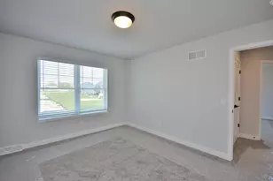 8175 W Bluebird Ct, Mequon, WI 53097 - Photo 25