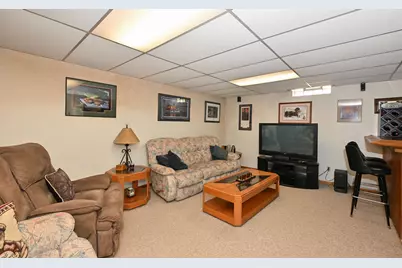 907  Roosevelt Ave, Racine, WI 53406 - Photo 17