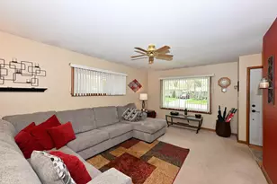 907 Roosevelt Ave, Racine, WI 53406 - Photo 3