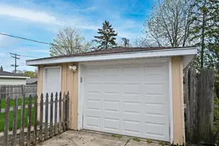 907 Roosevelt Ave, Racine, WI 53406 - Photo 23