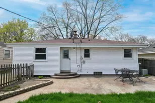 907 Roosevelt Ave, Racine, WI 53406 - Photo 27