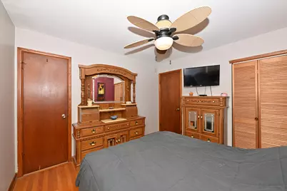 907  Roosevelt Ave, Racine, WI 53406 - Photo 9