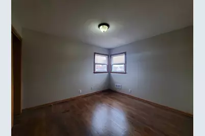 4054 N 85th St #Upper, Milwaukee, WI 53222 - Photo 5