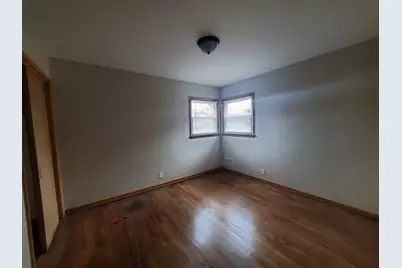 4052 N 85th St #Lower, Milwaukee, WI 53222 - Photo 9