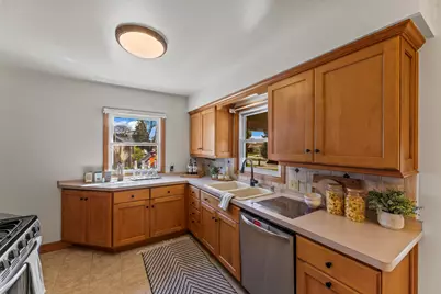 1524 W Grange Ave, Milwaukee, WI 53221 - Photo 13