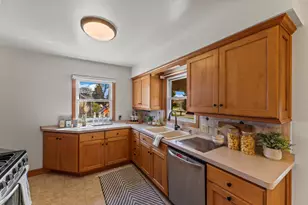 1524 W Grange Ave, Milwaukee, WI 53221 - Photo 13