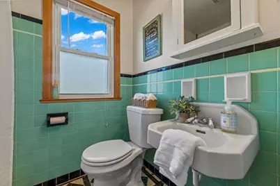 1524 W Grange Ave, Milwaukee, WI 53221 - Photo 25