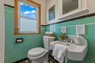 1524 W Grange Ave, Milwaukee, WI 53221 - Photo 25