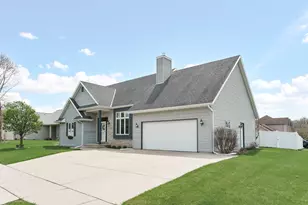 933 South St, Watertown, WI 53094 - Photo 3