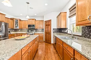 9989 S 31st St, Franklin, WI 53132 - Photo 13