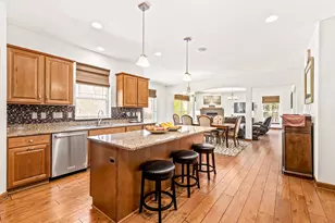 9989 S 31st St, Franklin, WI 53132 - Photo 17