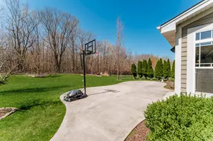 9989 S 31st St, Franklin, WI 53132 - Photo 39