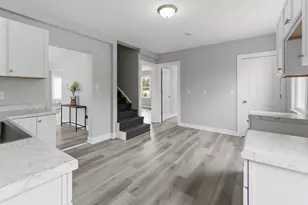 8416 W Bluemound Rd, Wauwatosa, WI 53226 - Photo 15