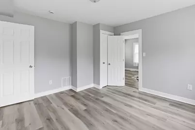 8416 W Bluemound Rd, Wauwatosa, WI 53226 - Photo 13