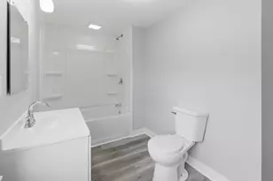 8416 W Bluemound Rd, Wauwatosa, WI 53226 - Photo 9