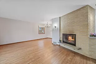 5224 W Rita Dr, West Allis, WI 53219 - Photo 9