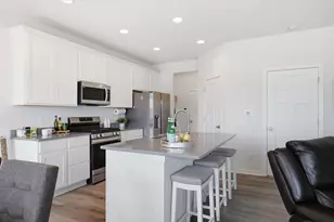 N67W25333 Breckenridge Ct, Sussex, WI 53089 - Photo 5
