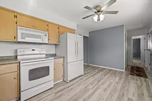 3317 Kennsington Square Rd, Sturtevant, WI 53177 - Photo 9