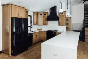 2125 Donmar Ln, Brookfield, WI 53005 - Photo 9