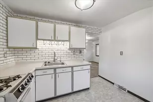 2219 S 70th St, West Allis, WI 53219 - Photo 7
