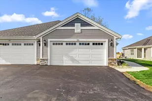 540 Hunter Oaks Blvd, Watertown, WI 53094 - Photo 1