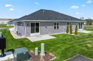 532 Hunter Oaks Blvd, Watertown, WI 53094 - Photo 21