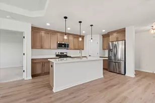 504 Hunter Oaks Blvd, Watertown, WI 53094 - Photo 3