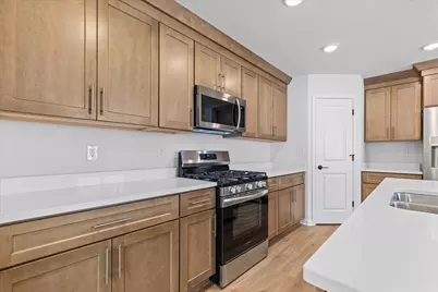 520  Hunter Oaks Blvd #0801, Watertown, WI 53094 - Photo 3
