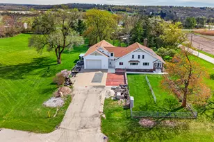 S25W27133 Rocky Hills Ct, Waukesha, WI 53188 - Photo 47