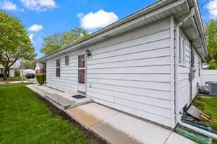 2172 S 109th St, West Allis, WI 53227 - Photo 17