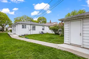 2172 S 109th St, West Allis, WI 53227 - Photo 15