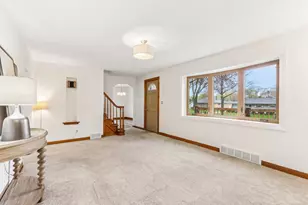 4260 N 93rd St, Wauwatosa, WI 53222 - Photo 7