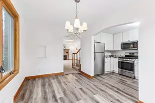 4260 N 93rd St, Wauwatosa, WI 53222 - Photo 9