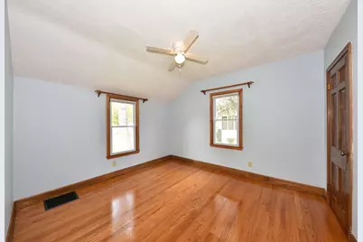 927  Genesee St, Waukesha, WI 53186 - Photo 23