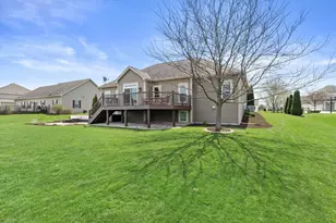 N42W22814 Beacon Ct, Pewaukee, WI 53072 - Photo 49