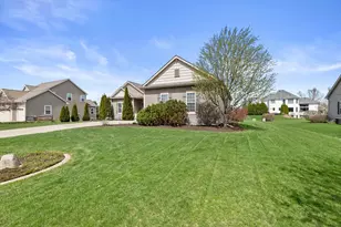 N42W22814 Beacon Ct, Pewaukee, WI 53072 - Photo 45