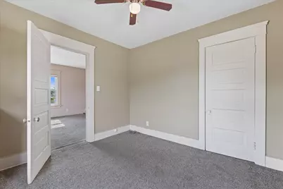 2401  Hansen Ave, Racine, WI 53405 - Photo 23