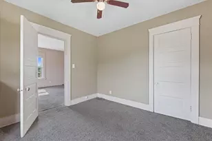 2401 Hansen Ave, Racine, WI 53405 - Photo 23