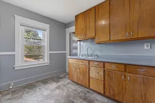 2401 Hansen Ave, Racine, WI 53405 - Photo 15