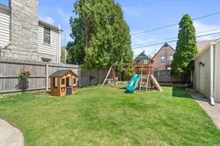 6060 N Bay Ridge Ave, Whitefish Bay, WI 53217 - Photo 39