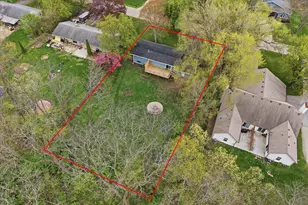 1015 W Devonshire Rd, Delafield, WI 53018 - Photo 47