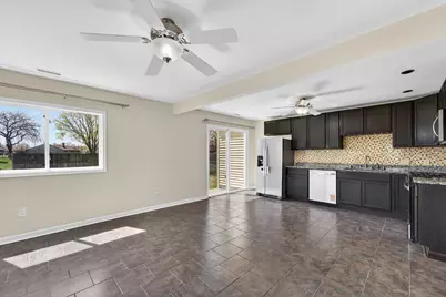 2412  Eaton Ln, Racine, WI 53404 - Photo 7