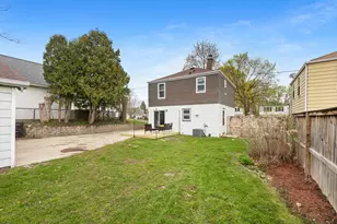 1913 E Eden Pl, Saint Francis, WI 53235 - Photo 25